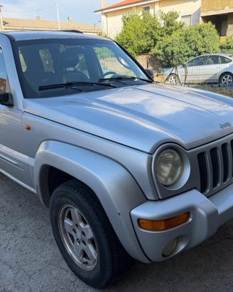 Jeep Cherokee 2.5 CRD Limited 4x4 gancio traino