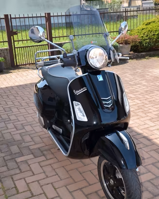 Vespa Piaggio GTS Super  300