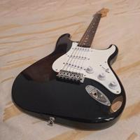 Fender Squier Stratocaster + Custodia + Stand