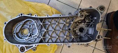 CARTER NUOVI MAI MONTATI PER PAIGGIO FREE