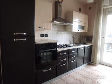 Cucina completa di elettrodomestici zanussi