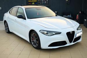 Alfa Romeo Giulia 2.0 Turbo 280 CV AT8 AWD Q4 Velo