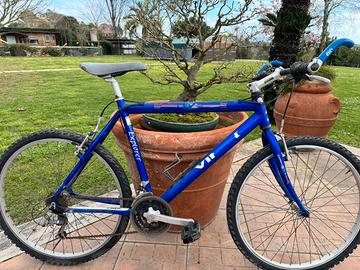 Bicicletta mountainbike alluminio