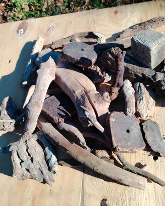 Addobbi in legno e pietra pomice 