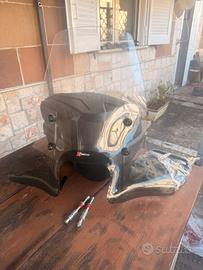 Visiera paravento e baule 47l per beverly 350 3/4