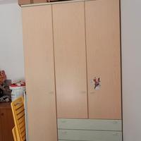 Armadio camera 3 ante e 4 cassetti