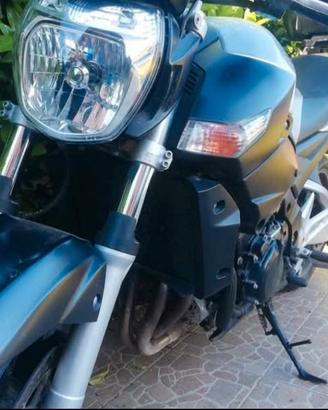 Suzuki GSR 600 anno 2011 come nuova 