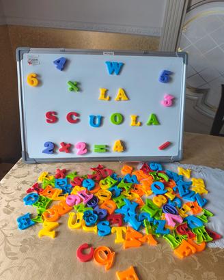 Lavagna magnetica più set di lettere e numeri