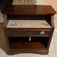 COMODINI DI VERO LEGNO MASSELLO CON SPALLIERA LETT