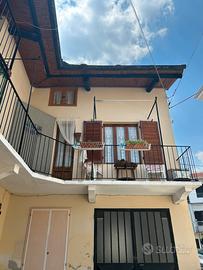 Giaveno appartamento indipendente con box