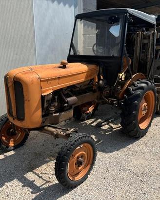 Trattore fiat 211 r
