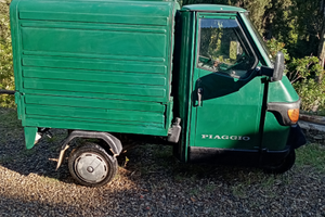 Ape 50 con cassone chiuso