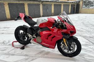 Ducati Panigale v4 s