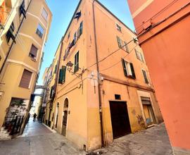 3 LOCALI A IMPERIA