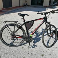 bici ibrida CUBE 28"