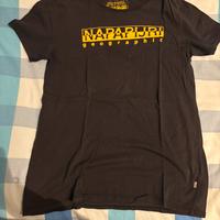 T-shirt ragazzo napapijri nera con scritta gialla