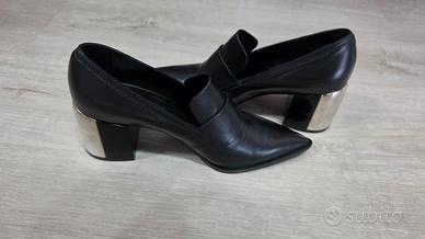 Tacchi in cuoio Casadei, stile mocassino