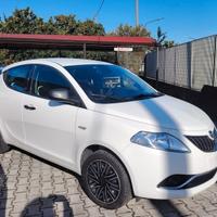 Lancia Ypsilon 1.0 FireFly 5 porte S&S Hybrid Ecoc
