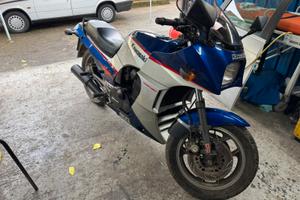 Kawasaki GPZ 600 R