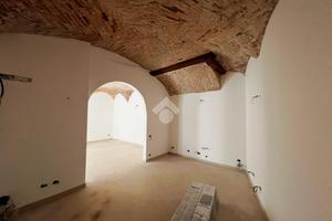 2 LOCALI A PONTE SAN PIETRO