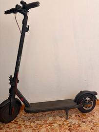 Monopattino xiaomi eletric scooter 4 lite