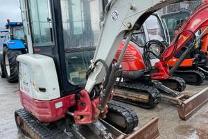 MINI ESCAVATORE TAKEUCHI TB23R