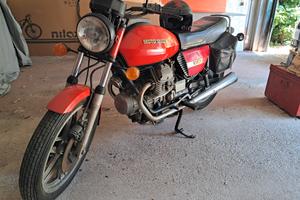  Moto storica Guzzi V50 del 1978