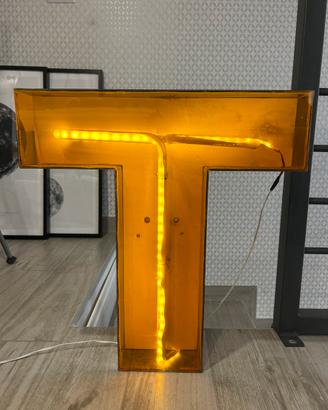Letteta T luminosa vintage