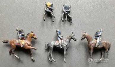 Lotto soldatini a cavallo in piombo Vintage