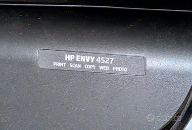 Stampante multifunzione HP Envy 4527