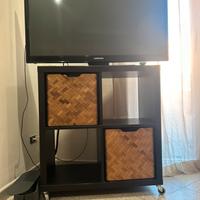 Mobile tv Ikea con rotelle