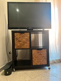 Mobile tv Ikea con rotelle