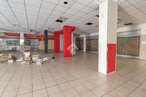 NEGOZIO A CAPRIATE SAN GERVASIO