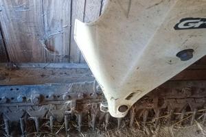 Scavapatate e  barra falciatrice grillo.