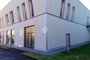 NEGOZIO A CONCESIO