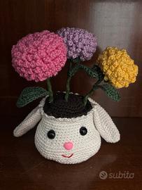 Vasetto coniglietto con fiori