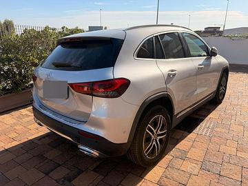 MERCEDES GLA 200D AUTOMATIC COME NUOVO