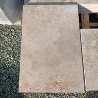 PAVIMENTO IN TRAVERTINO