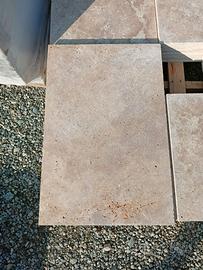 PAVIMENTO IN TRAVERTINO