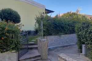 Villino con giardino e piscina/tennis cond