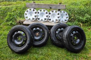 4 Cerchi 15" Skoda gomme invernali  + copricerchi