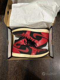 Air Jordan 1 Mid Bred (Black/Gym Red)