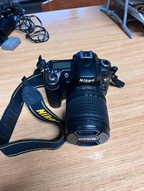 Nikon 80 con obiettivi e flash