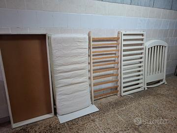 Lettino Bimbo/a Completo di materasso.