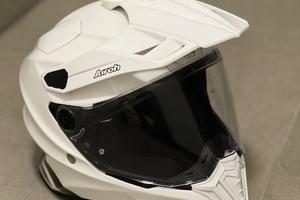 Casco Airoh Commander