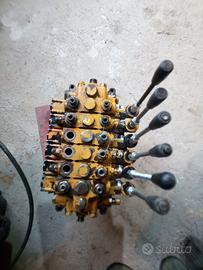 distributore oleodinamico