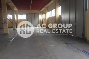 Origgio capannone industriale con uffici e area es