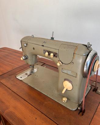 Macchina da cucire vintage