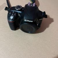 Macchina fotografica Nikon D3300 (solo corpo)