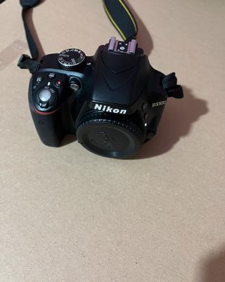 Macchina fotografica Nikon D3300 (solo corpo)